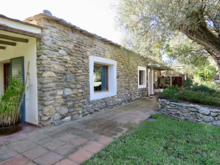 Image No.14-4 Bed Property for sale