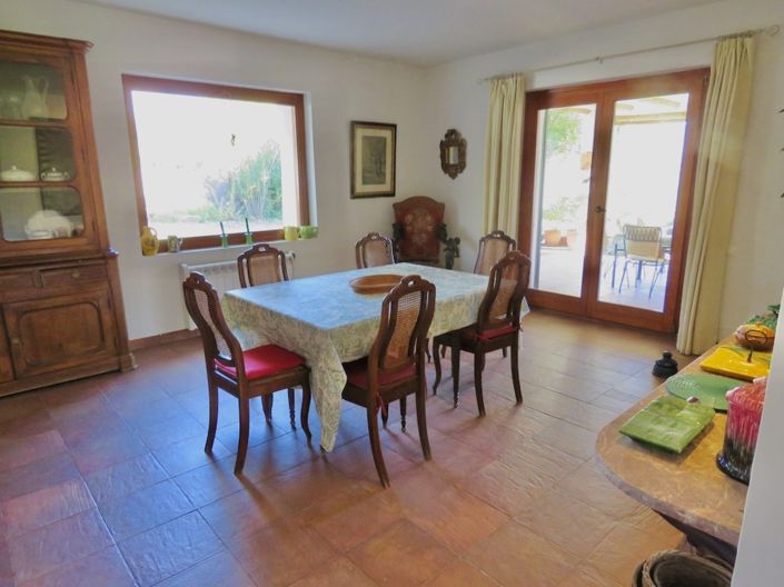 Image No.20-4 Bed Property for sale