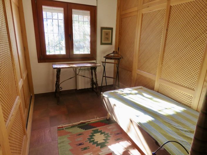 Image No.28-4 Bed Property for sale