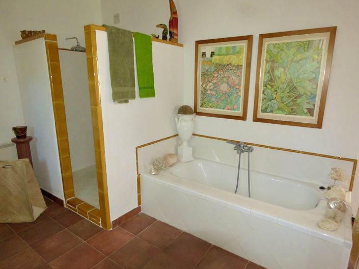 Image No.30-4 Bed Property for sale