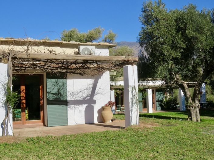 Image No.4-4 Bed Property for sale