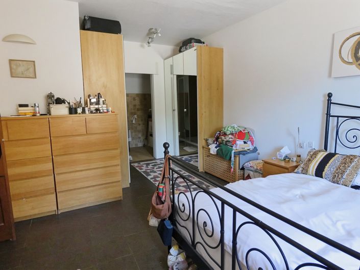 Image No.19-8 Bed Property for sale