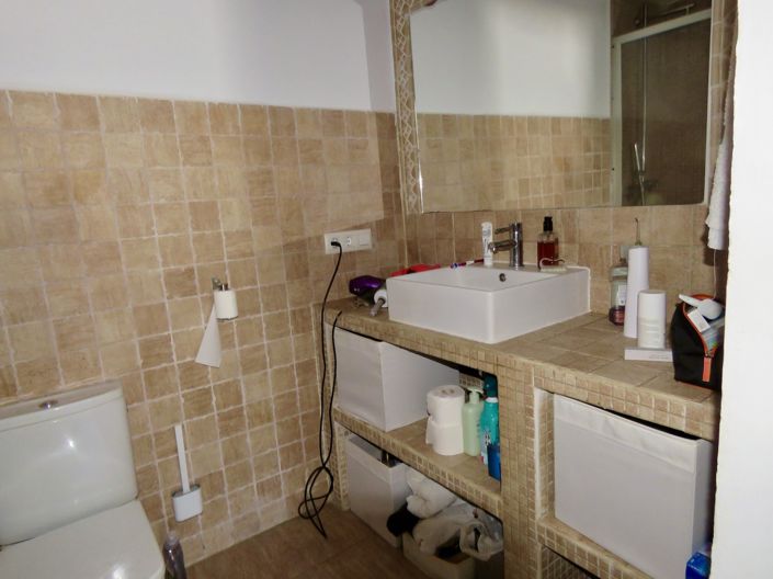 Image No.21-8 Bed Property for sale