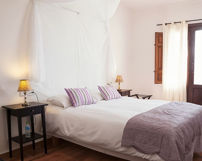 Image No.34-8 Bed Property for sale