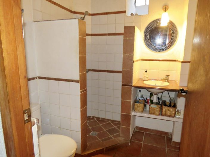 Image No.22-6 Bed Property for sale