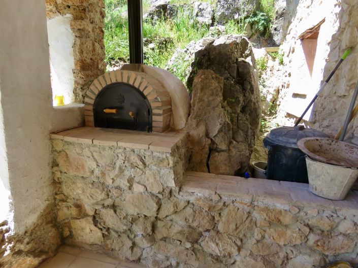 Image No.26-6 Bed Property for sale