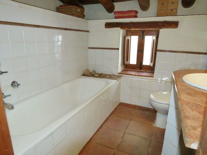 Image No.35-6 Bed Property for sale