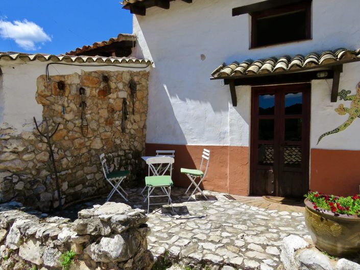 Image No.40-6 Bed Property for sale