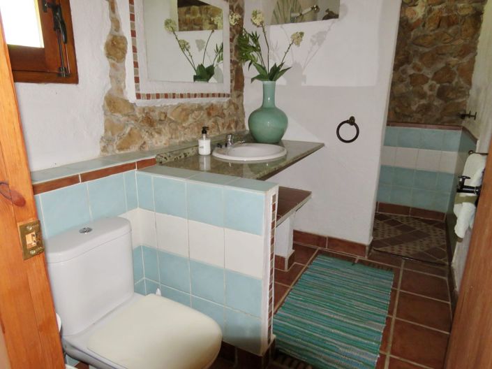 Image No.44-6 Bed Property for sale