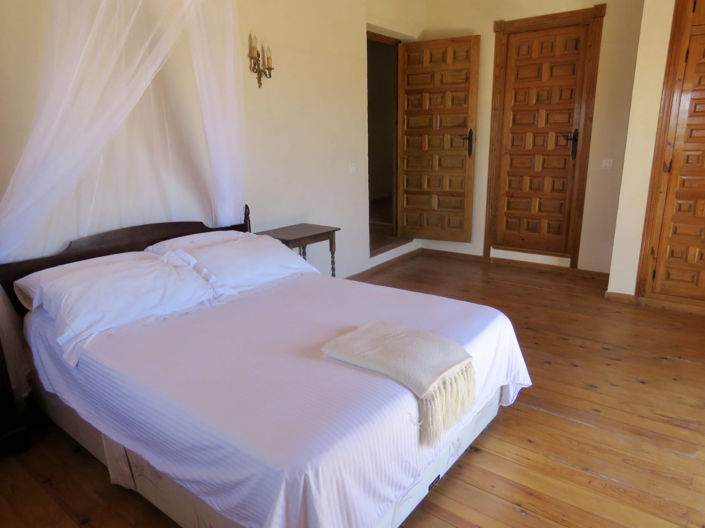 Image No.31-5 Bed Property for sale