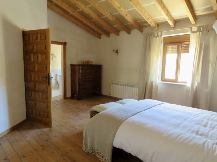 Image No.39-5 Bed Property for sale