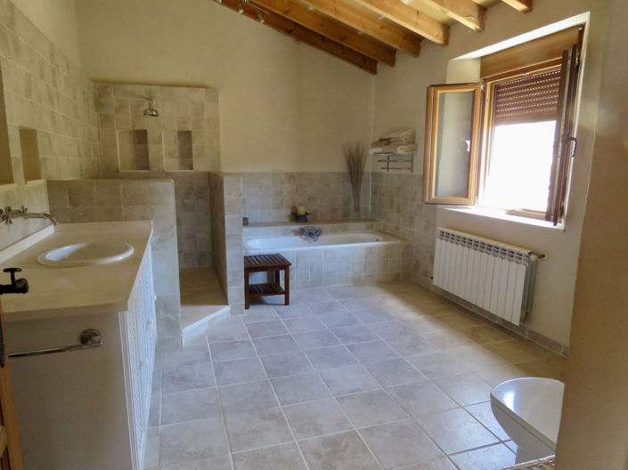 Image No.46-5 Bed Property for sale