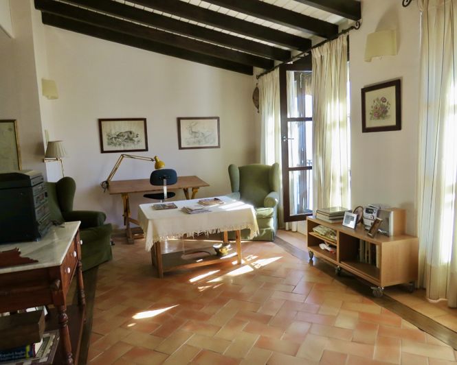 Image No.2-4 Bed Property for sale