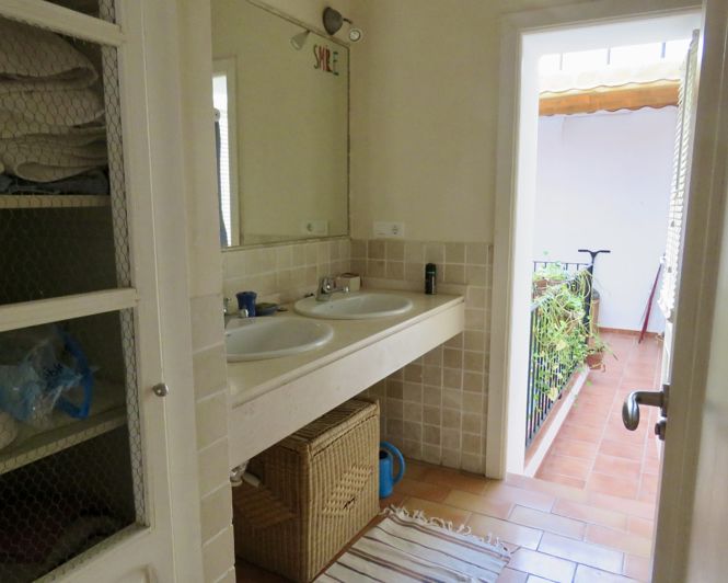 Image No.22-4 Bed Property for sale