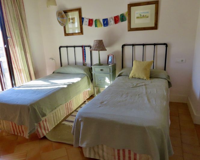 Image No.5-4 Bed Property for sale