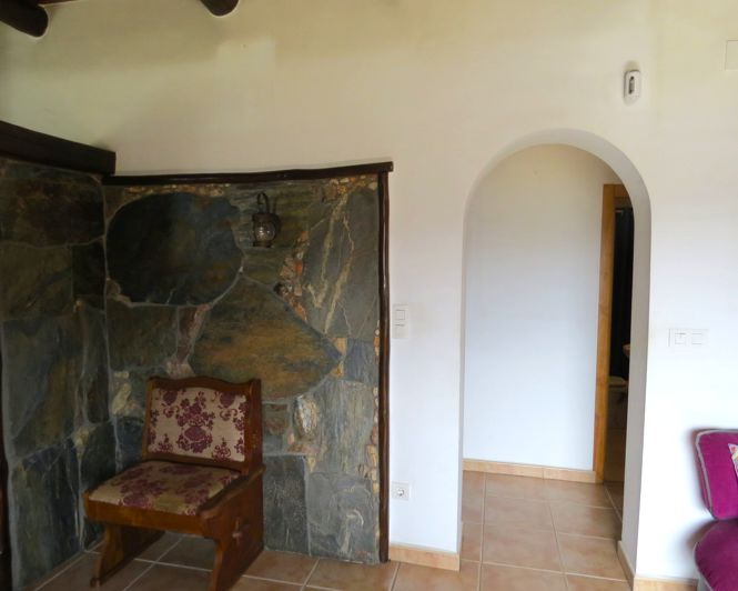 Image No.19-3 Bed Property for sale