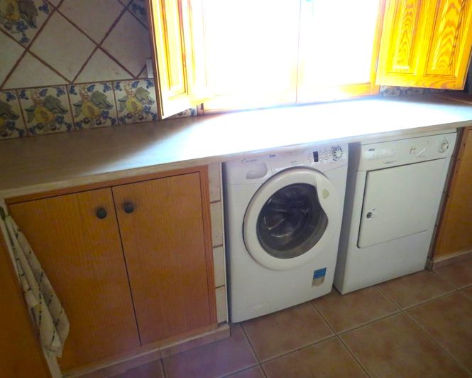 Image No.26-3 Bed Property for sale