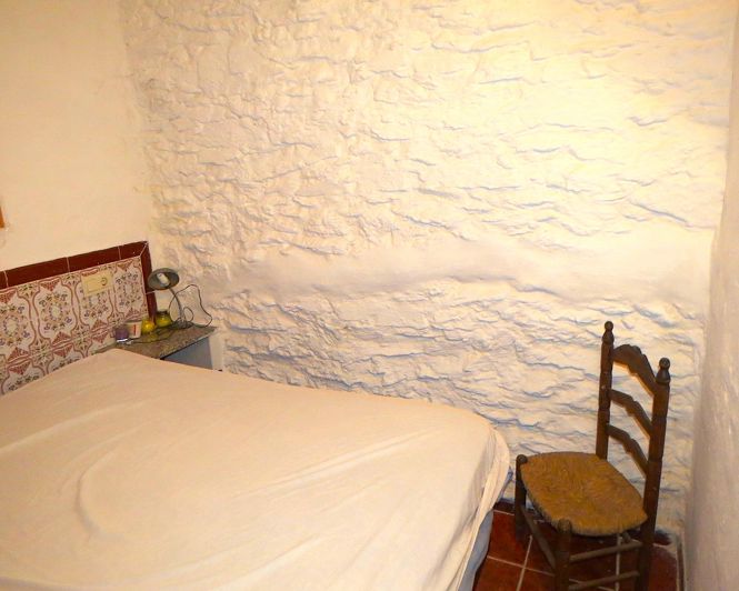 Image No.30-2 Bed Property for sale