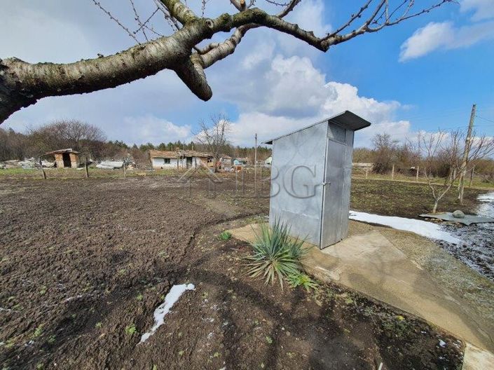 Image No.3-Maison de 2 chambres à vendre à General Toshevo