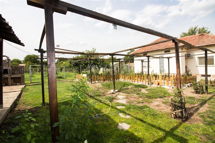 Image No.2-Maison de 4 chambres à vendre à Veliko Tarnovo