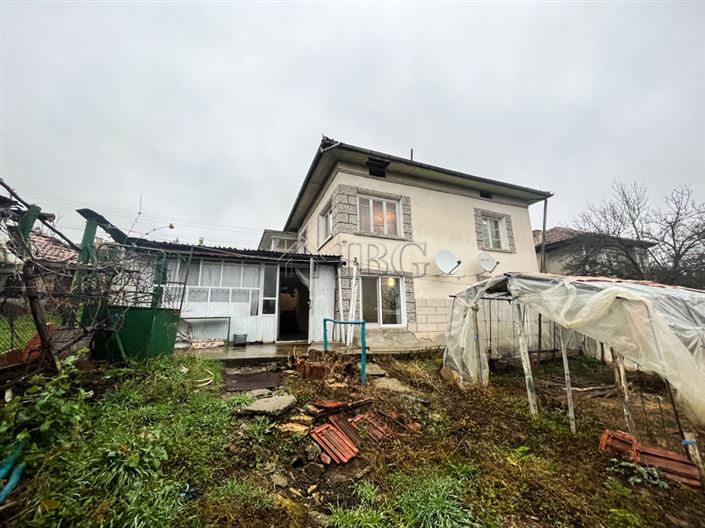 Image No.5-Maison de 4 chambres à vendre à Borovo