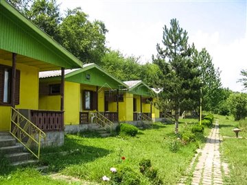 1673872833unique-property-with-lake-3