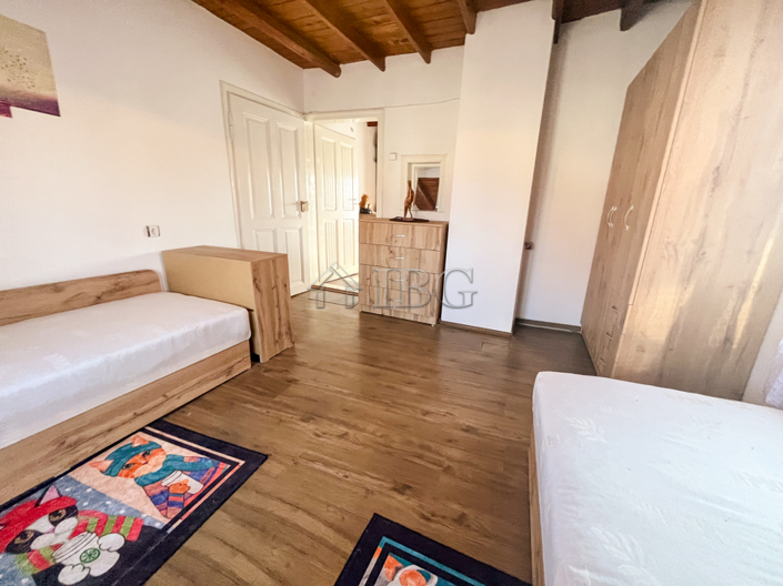 Image No.35-Maison de 7 chambres à vendre à Kubrat