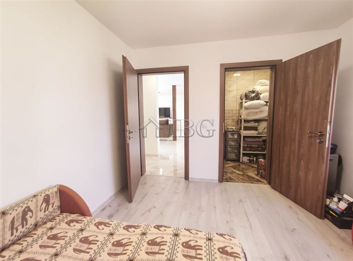 Image No.12-2 Bed House for sale