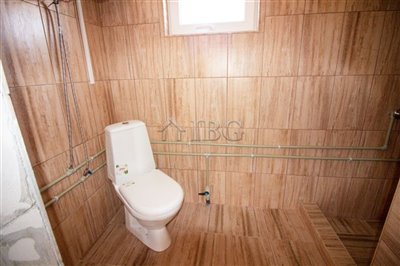 17068654602-bed-house-close-to-balchik-25