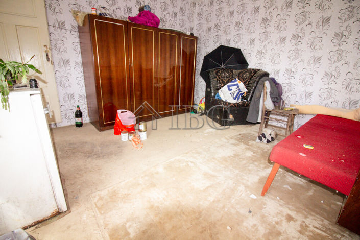 Image No.12-2 Bed House for sale