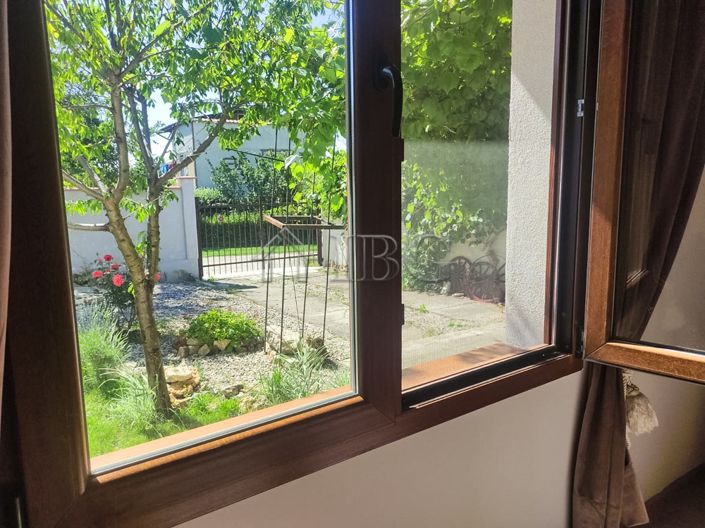 Image No.18-3 Bed House for sale