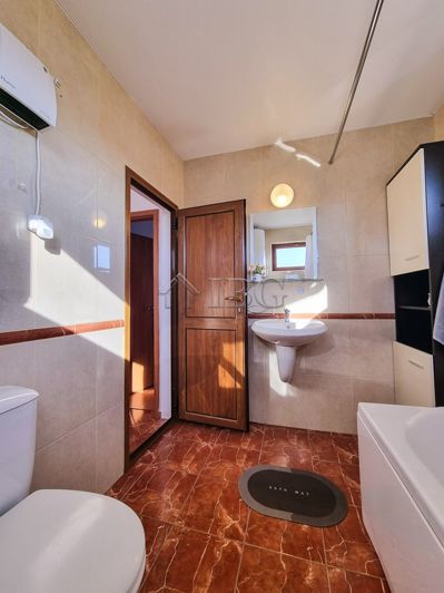 Image No.13-3 Bed House for sale