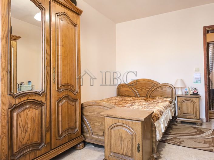 Image No.15-3 Bed House for sale