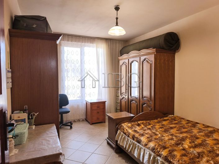 Image No.17-3 Bed House for sale