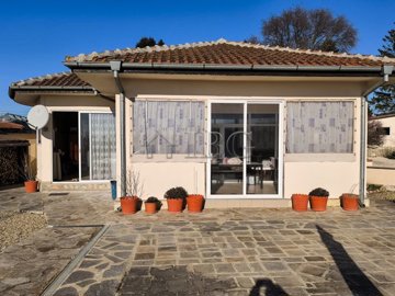 3-bed-house-with-pool-close-to-the-sea-39