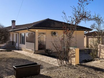 3-bed-house-with-pool-close-to-the-sea-53
