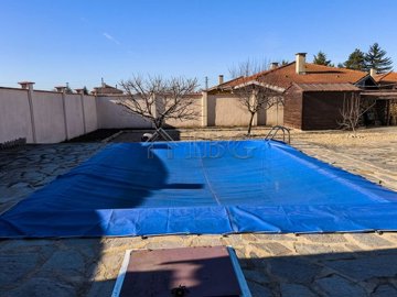 3-bed-house-with-pool-close-to-the-sea-38