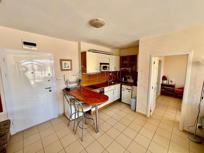 Image No.2-Appartement de 2 chambres à vendre à Burgas