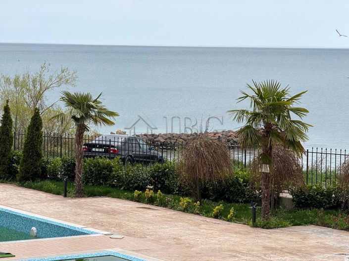 Image No.2-Appartement de 2 chambres à vendre à Burgas