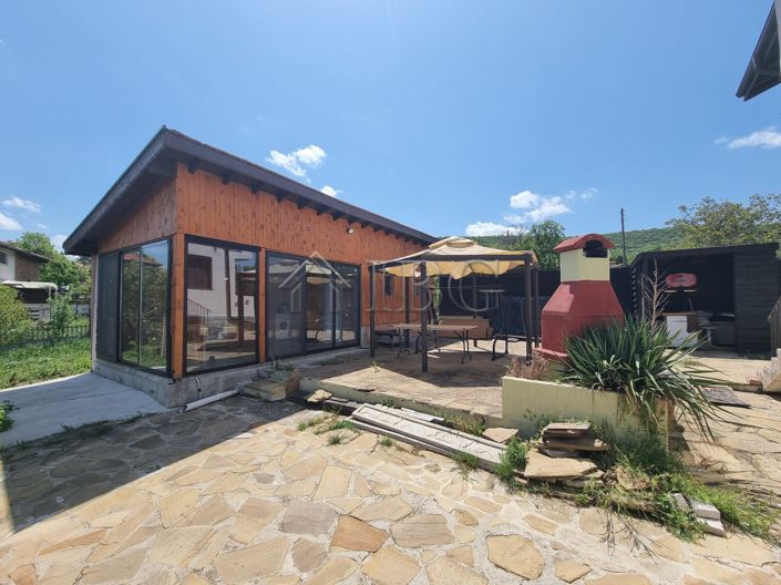 Image No.2-Maison de 3 chambres à vendre à Burgas