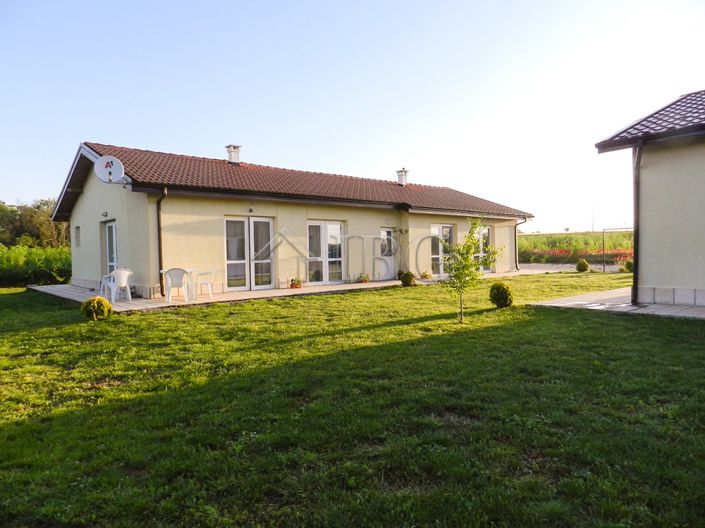 Image No.2-Maison de 2 chambres à vendre à Bulgarie