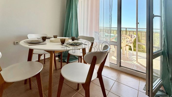 Image No.2-Appartement de 2 chambres à vendre à Burgas