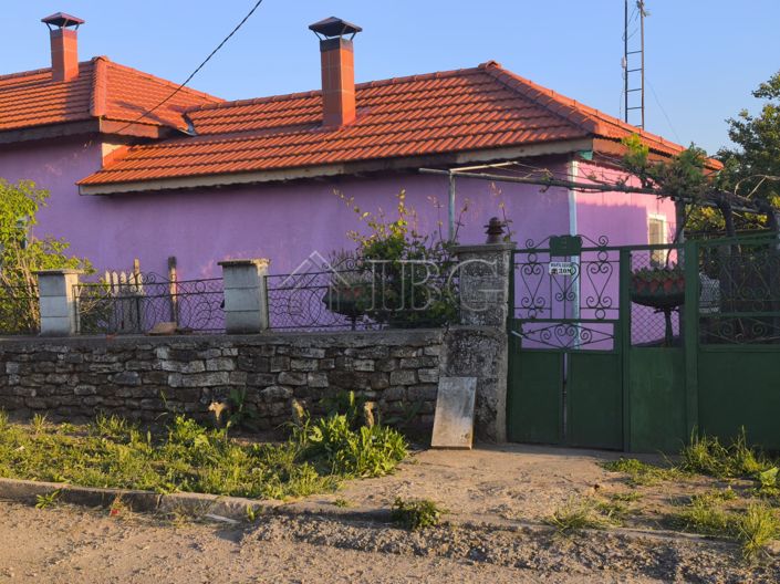 Image No.2-Maison de 3 chambres à vendre à Bulgarie