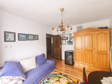 3-bedroom-renovated-house-near-dobrich-and-th