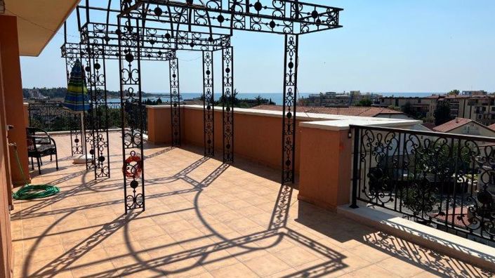 Image No.3-Appartement de 3 chambres à vendre à Burgas