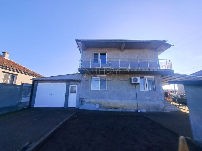 Image No.2-Maison de 6 chambres à vendre à Bulgarie