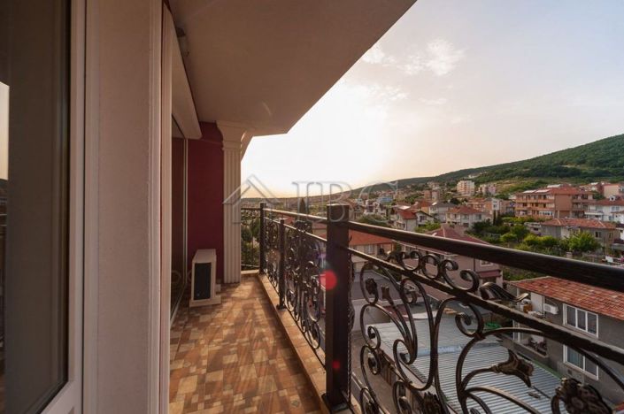 Image No.16-13 Bed Hotel for sale