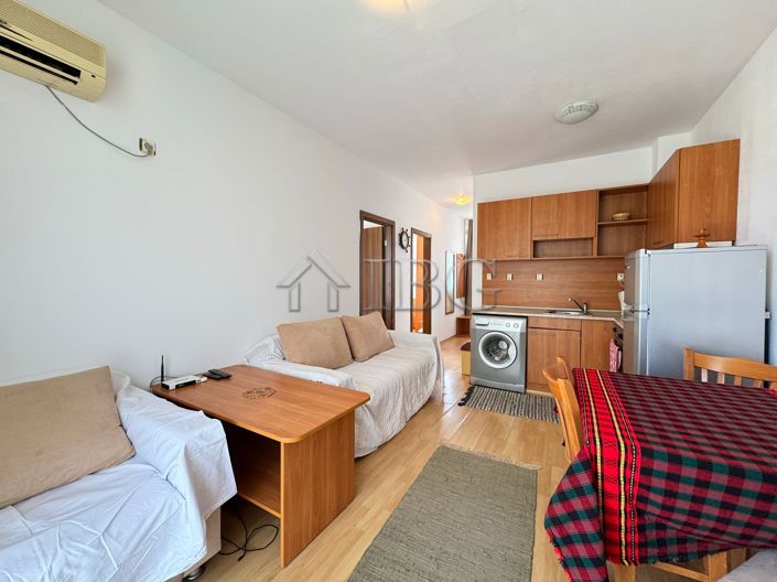 Image No.2-Appartement de 2 chambres à vendre à Burgas