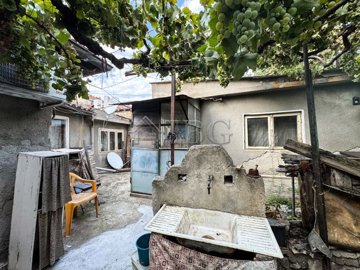 house-independant-parcel-ruse