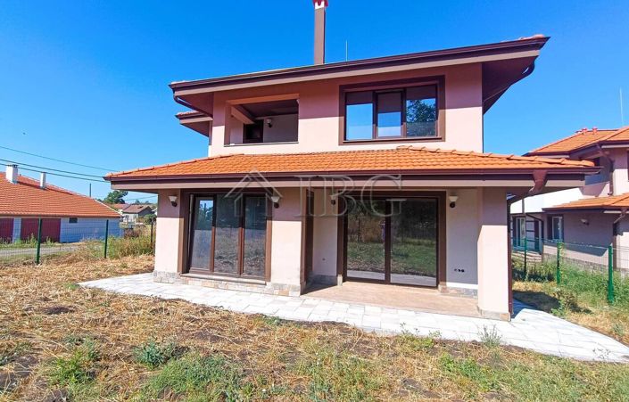 Image No.2-Maison de 3 chambres à vendre à Bulgarie